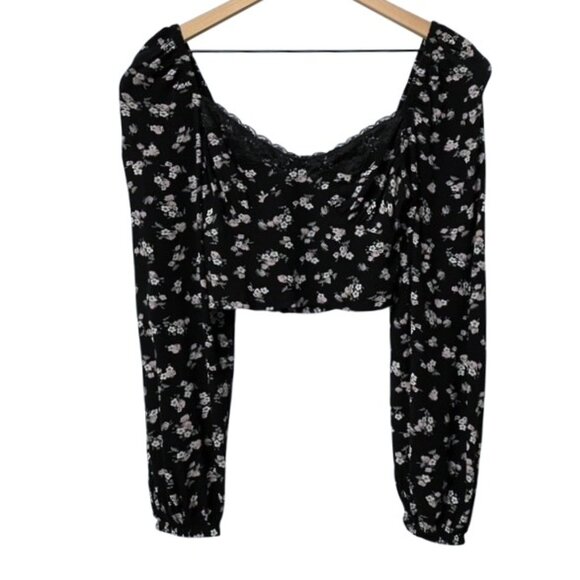 NWOT BP Lace Trim Dark Floral Long Sleeve Crop Top Blouse Size XS - Picture 2 of 13